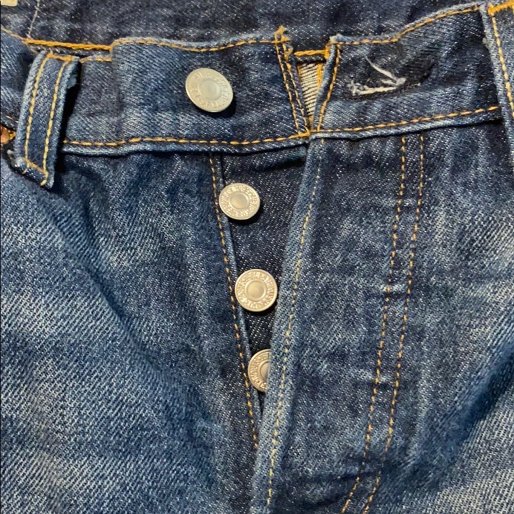 Levi Shorts - image 5